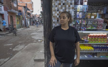 Comerciantes abandonam a favela do Moinho em São Paulo, impactando a economia local