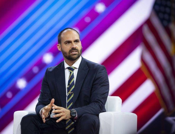 Boulos pede à PF que Eduardo Bolsonaro seja demitido da instituição por atuação nos EUA