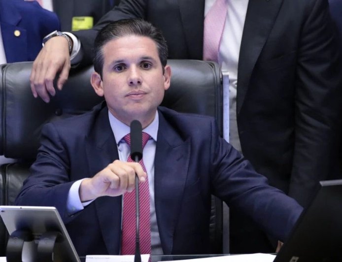 Presidente da Câmara ameaça suspender mandatos após ocupação de oposicionistas