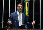 Flávio Bolsonaro usa pré-candidatura como moeda de troca para 2026