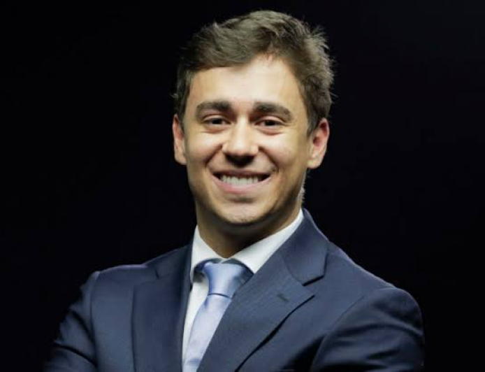 PESQUISA POPULAR. Nikolas Ferreira merece ser cassado?