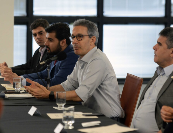 Zema renuncia ao governo deixando o maior rombo do Brasil