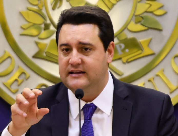 Ratinho Junior desiste da corrida presidencial