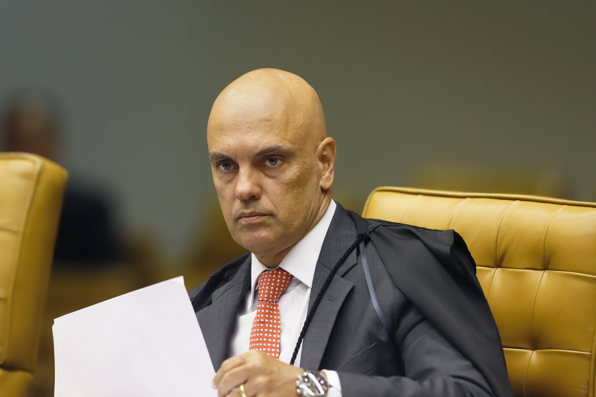 Moraes dá 24 horas para defesa de Bolsonaro explicar vídeo de Eduardo