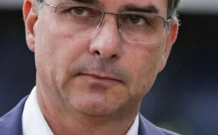 Flavio Bolsonaro fora das eleições