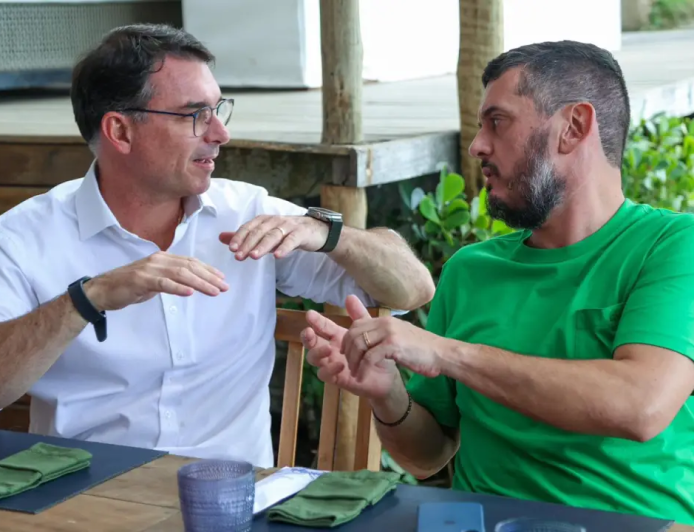 Três indicados por Flávio Bolsonaro foram presos por ligações com o Comando Vermelho