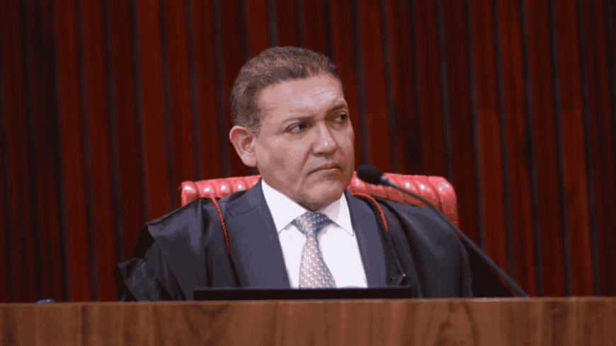 Kassio Nunes Marques assume a presidência do TSE e passa a comandar as eleições de 2026